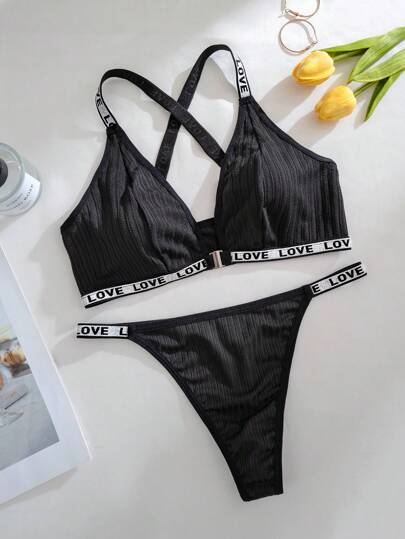 Set Women Zwart Verleidelijke Deep Chain Front Closure Lingerie Set, Kanten Love Letter Geborduurde Wireless BH String Slipje view 6