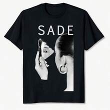 Camisa vintage de algodón de 220g para mujer de la cantante Sade – "Sé tú mismo" - Camisa holgada de cuello redondo de manga corta, diseñada para talles talla grande grandes y curvas, tela transpirable con estampado de mariposa y estrella, mensaje de empoderamiento y positividad corporal, ideal como regalo o para usar en primavera-verano, días de descanso, viajes o trabajo informal - Negro - Ver 1