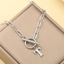 1 pièce Collier avec chaîne de type OT à lettre initiale de A à Z, collier en acier inoxydable avec alphabet, excellent cadeau pour Halloween et la rentrée scolaire
