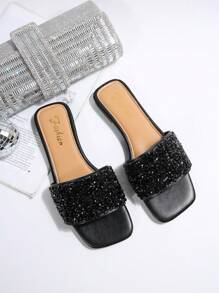 1 par de sandalias de talla grande para mujer, de nuevo estilo, con elegantes diamantes artificiales negros, de estilo versátil y planos, ligeros y antideslizantes, apropiados para interior, exterior, paseo, ocio, hermosos zapatos de playa para chicas en verano, con punta abierta, sencillos pero elegantes, negros, con dignidad, elegantes y de moda, sandalias planas casuales para vacaciones