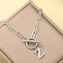 1 pièce Collier avec chaîne de type OT à lettre initiale de A à Z, collier en acier inoxydable avec alphabet, excellent cadeau pour Halloween et la rentrée scolaire