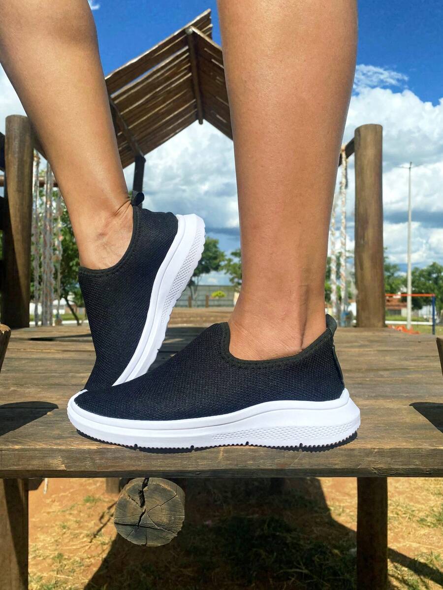 Women's Easy-Fit Orthopedic Slip-On Gym Walking Running Lightweight Soft Sole Sneakers - Đen và trắng - Xem 1