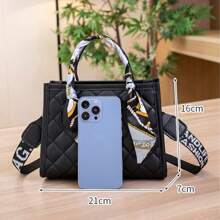 1pc Black Handbag, Solid Color Fashion Minimalist Women's Shoulder Bag, Unisex Briefcase, Rhombus Handbag, Comes With Scarf Decoration Needs Manual DIY Tying, English Strap Decor, Solid Color Shoulder Bag, Small Square Bag, Commuter Crossbody Bag