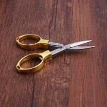 Set Of Four Embroidery And Sewing Scissors - Vintage Stainless Steel Precision Craftsmanship For Fabric And Thread Cutting - A Must-Have For Tailoring And Needlecraft
