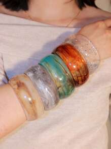 1 Stück modisches halbtransparentes Farbverlauf Acryl Armband, übertriebenes rundes breites Design für Frauen