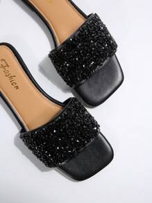 1 par de sandalias de talla grande para mujer, de nuevo estilo, con elegantes diamantes artificiales negros, de estilo versátil y planos, ligeros y antideslizantes, apropiados para interior, exterior, paseo, ocio, hermosos zapatos de playa para chicas en verano, con punta abierta, sencillos pero elegantes, negros, con dignidad, elegantes y de moda, sandalias planas casuales para vacaciones