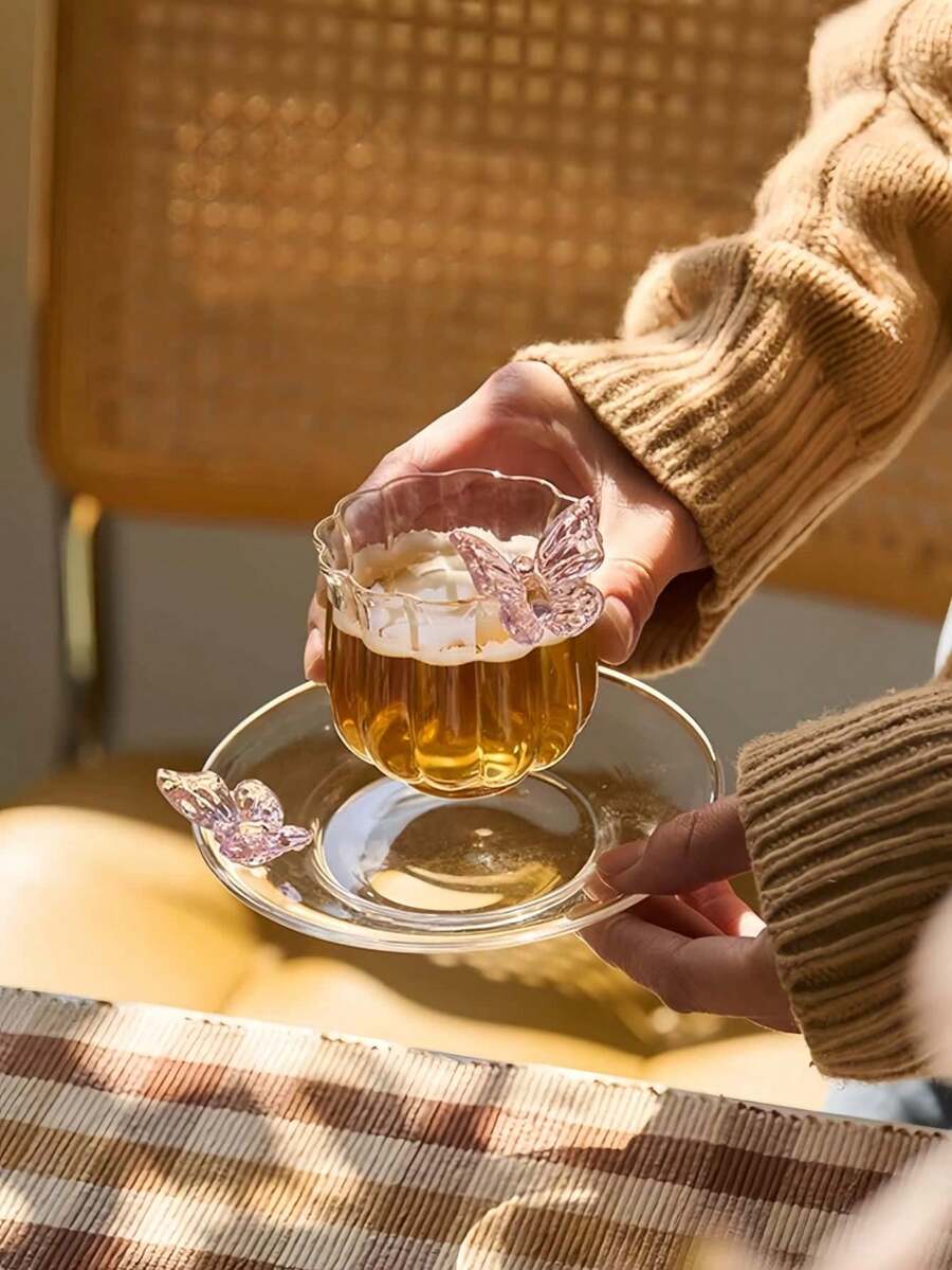 1 件粉色 3D 蝴蝶玻璃杯碟，少女蝴蝶下午茶甜品玻璃杯碟，Ins 风格咖啡拿铁玻璃杯碟套装，适用于甜品店、咖啡馆、餐厅、客厅 - 彩色 - 查看 1