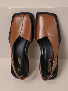 Sapatos de Salto Alto de Moda Feminina - Design de Bico Quadrado, Salto Grosso, Cabedal Bege e Dourado em PU, Sola de Borracha, Confortável para Uso Diário em Todas as Estações | Sandálias Planas da Moda | Sapatos com Sola de Borracha