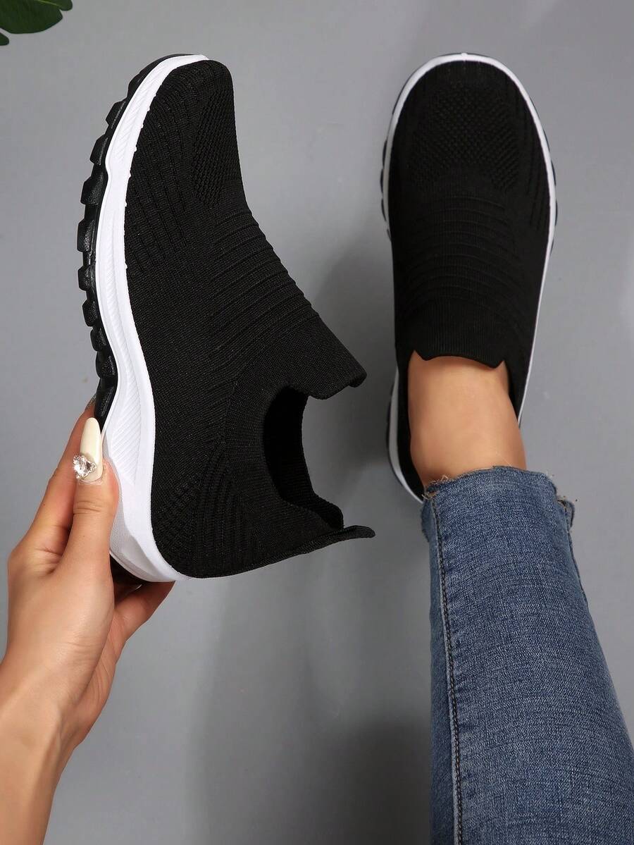 秋冬女式针织纯色平底运动鞋，一脚蹬弹性面料，适合所有脚型，行走舒适，女式休闲白鞋