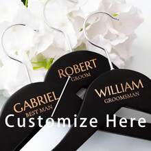 Spersonalizowane wieszaki dla drużbów, wieszak z grawerunkiem z drewna, wieszak ślubny dla drużbów, wieszak na garnitury dla pana młodego, wieszak z grawerunkiem z drewna, drewniane wieszaki dla pana młodego, wieszaki na suknie, wieszaki na suknie dla druhen, Home Harmony