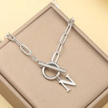 1 pièce Collier avec chaîne de type OT à lettre initiale de A à Z, collier en acier inoxydable avec alphabet, excellent cadeau pour Halloween et la rentrée scolaire