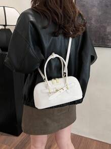 Bolsa Feminina Novidade, Bolsa de Motocicleta com Estilo Vintage Rebitado Europeu e Americano, com Detalhe Pregueado, Ombro Sólido em Forma de Lua Crescente e Bolsa a Tiracolo para Mulheres, Bolsa de Motocicleta Y2K