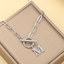 1 pièce Collier avec chaîne de type OT à lettre initiale de A à Z, collier en acier inoxydable avec alphabet, excellent cadeau pour Halloween et la rentrée scolaire