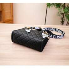 1pc Black Handbag, Solid Color Fashion Minimalist Women's Shoulder Bag, Unisex Briefcase, Rhombus Handbag, Comes With Scarf Decoration Needs Manual DIY Tying, English Strap Decor, Solid Color Shoulder Bag, Small Square Bag, Commuter Crossbody Bag