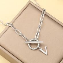 1 pièce Collier avec chaîne de type OT à lettre initiale de A à Z, collier en acier inoxydable avec alphabet, excellent cadeau pour Halloween et la rentrée scolaire