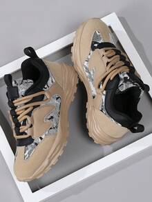 2025 New Style Men Sports Shoes, Thick Tongue, Fashion Sneakers, Round Toe Lace-Up, Anti-Skid, , Asymmetrical Pattern Mesh, Couples Running Shoes, Casual Shoes, With Suede PU Leather & Dense Mesh, Thick & Lightweight EVA Sole - Khaki - View 1