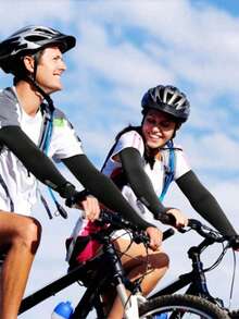 4 双装防紫外线降温压缩臂套 - 男士及青少年防晒臂套，适合上学、万圣节等场合，可作手套袖套或保暖臂套，秋季服装，万圣节装扮，黑色男士臂套，礼品 - 彩色 - 查看 6