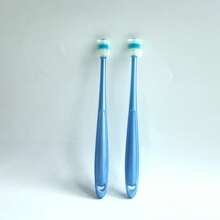 Cepillo de dientes para mascotas de cerdas suaves de color aleatorio, cepillo de dientes de 360° para limpieza dental, aseo de mascotas, productos para mascotas. Cepillo de dientes pequeño para perros y gatos para una limpieza profunda de los dientes.