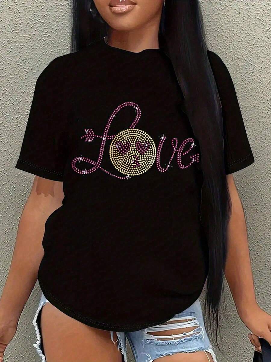 Camiseta negra con estampado de amor para mujer, algodón de 180 g, cuello redondo, camiseta informal de manga corta, top gráfico adornado con diamantes de imitación, ropa urbana de moda de verano, diseño cómodo y elegante, moderno y elegante para cada ocasión, disponible en varios tamaños - Negro - Ver 1