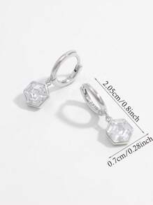 Vaerine 1 paire de boucles d'oreilles élégantes à double anneau avec pendentif hexagonal en zircone cubique 925 argent. Design minimaliste à la mode, convient aux femmes pour les fêtes et en cadeau