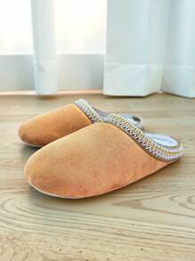 Zapatillas de interior de material suave y color marrón sólido para damas, zapatillas silenciosas para el hogar - Zapatillas de moda y cómodas de encaje para todas las estaciones, zapatillas de alfombra suaves - Zapatillas de interior para damas
