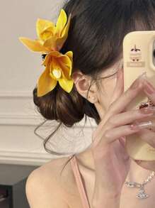 1pc Women Hawaii Inspired Artificial Plumeria Flower Hair Clip Accessory, Suitable For Hawaii Vacation, Photo Shoots, Casual Outfit, Hair Decoration