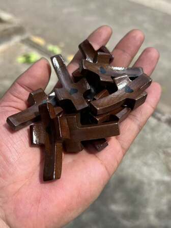 10pcs/5pcs/3pcs/1pc Wooden Cross Brooch, Religious Black Walnut Wood Thumb Cross Style Wooden Handhold Decoration, 5cm Solid Wood Small Hand Grip Stress Relief, Church Easter Decor, Keychain Pendant