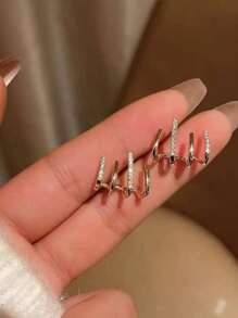 1 Pair Fashionable Personalized Metal 4-Claw Earrings, Suitable For Women's Daily Wear In Spring/Summer