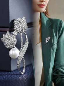 1 Stück Strass-Tulpe Broschen Set, Blendfreie Kragen Anstecknadel Schmuck, hochwertige Damen Anzug/Mantel Brosche, vielseitige rutschfeste Perlen & Strass Tulpe Brosche Accessoire, Geschenk für Mutter/Freundin/Paar