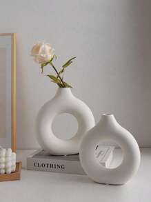 1pc Plastic Donut Shaped Flower Vase, Modern Simplistic Circle Vase Ornament, Ceramic-Like Vase, Creative Home Decor Crafts For Living Room Simple, Elegant And Beautiful Home And Business Place Leisure Place