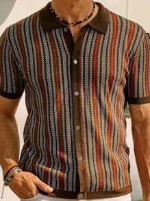 Polo a maniche corte con bottoni per uomo - marrone con righe a spina di pesce multicolori. Ideale per l'abbigliamento casual estivo e per uso all'aperto