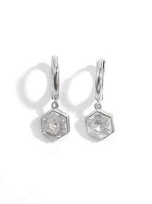 Vaerine 1 paire de boucles d'oreilles élégantes à double anneau avec pendentif hexagonal en zircone cubique 925 argent. Design minimaliste à la mode, convient aux femmes pour les fêtes et en cadeau