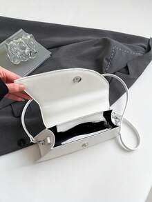 长款不对称金属手柄包，女士斜挎包，纯色女士单肩包，PU 材质，可调节肩带 - 白色 - 查看 12