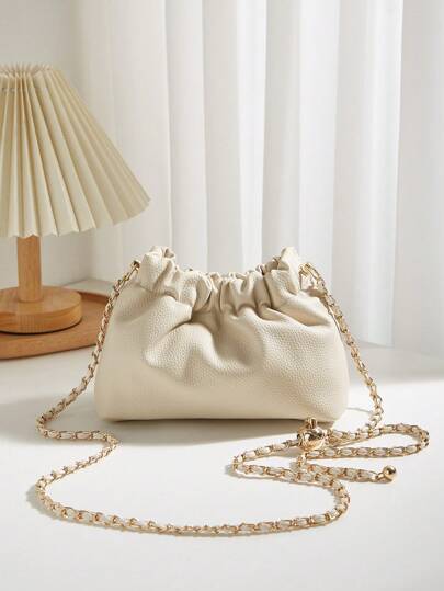 حقيبة كتف معدنية مطرزة بطراز كلاسيكي عصري جديد، مع حزام قابل للفك، "حقيبة سحابة مطوية" مناسبة للخروج والتسوق والتصوير والعمل واليوم اليومي