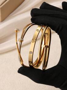 Conjunto de 3 piezas de brazalete de acero inoxidable con encantos de uña y trébol, apropiado para uso diario de mujeres, regalo de Navidad, obsequio de festividades