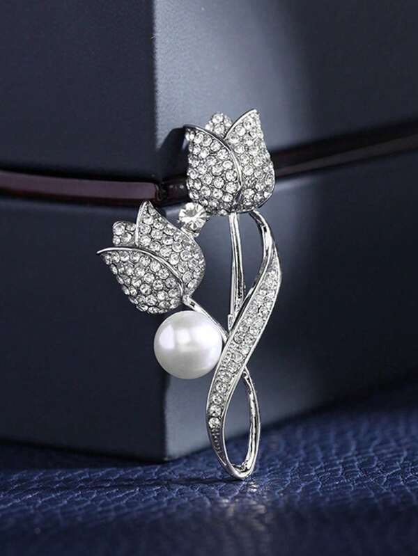 1pc Rhinestone Tulip Brooch Pin Set, Anti-Glare Collar Pin Jewelry, High-End Ladies' Suit/Coat Brooch, Versatile Anti-Slip Pearl & Rhinestone Tulip Brooch Accessory, Gift For Mother/Girlfriend/Couple