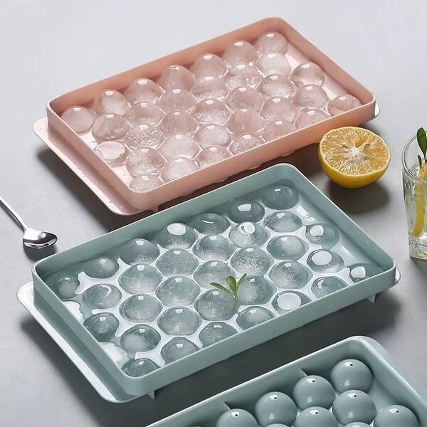 1pc Random Color Plastic Ice Tray, Minimalist 33-Compartment Ice Cube Mold With Lid, Suitable For Home Use