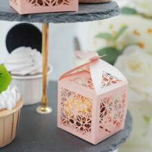 50 piezas Cajas de caramelos elegantes con corte láser con diseño de mariposa - Cajas de regalo de papel marrón para bodas, aniversarios, cumpleaños - Patrones geométricos intrincados, perfectas para obsequios de fiesta y decoración, regalos de verano, regreso a la escuela, útiles escolares, decoración de habitaciones