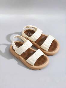 أحذية صيفية للأولاد متوسطة الحجم لساحات اللعب الداخلية، أحذية أطفال للشاطئ لعام 2025 الجديد