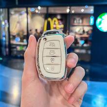 Easypie Selection Precise Logo Decorated Keyring Cover, Car TPU Pink/Black Silver/Purple/Black Gold Key Fob Shell Fit For 4 Buttons TPU Car Key Case Tuscon Santa Fe Reina Sonata Elantra Creta Ix 35 Ix 45 I10 I30 I40 Smart Key Cover