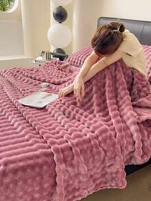 1 pieza Manta suave y agradable para la piel con borde enrollado en color rojo rosa, adecuada para el dormitorio y la habitación de invitados - Rosa Roja - Ver 9