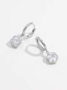 Vaerine 1 paire de boucles d'oreilles élégantes à double anneau avec pendentif hexagonal en zircone cubique 925 argent. Design minimaliste à la mode, convient aux femmes pour les fêtes et en cadeau