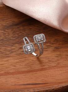 1 pièce Unique Anneau en cuivre plaqué or blanc avec micro-incrustation de zirconium blanc strass, design carré ouvert, convient pour un port quotidien, les vacances, le mariage