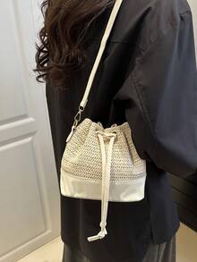 迷你时尚草编金色链条抽绳水桶包，沙滩包，夏季度假包，适合购物、钱包、购物、年轻女性、大学生、新人、白领。非常适合办公室、大学、工作、商务、通勤、户外活动、旅行和郊游
