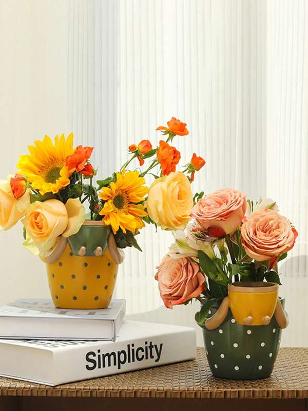 1pc Resin Floral Hand-Holding Planter, Creative Flower Pot, Decorative Planter For Living Room, Dining Room, Balcony, Outdoor Garden, Unique Design, Home Decor, With Drainage Hole At Bottom