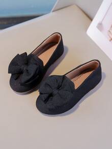 Sepatu Putri Warna Polos untuk Anak Perempuan, Sepatu Anak dengan Dekorasi Pita Besar, Sepatu Datar Modis dan Serbaguna Cocok untuk Musim Semi, Musim Gugur, dan Perjalanan Luar Ruangan - Hitam - View 3