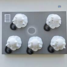 1pc Modern Synthetic 3D Printed Ghost Key Holder - Halloween Ghost Pendant, Powered Without Electricity, Holiday Gift