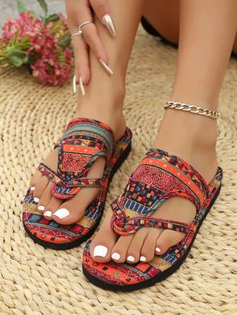 2025 Summer New Plus Size Women Flat Sandals, Printed Fabric Thong Design Comfortable Beach Sandals