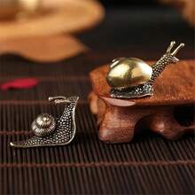 2pcs Vintage Brass Snail Statue - Mini Retro Copper Snail Sculpture Decor - Outdoor Pond Garden Snail Figurine - Animal Statue Decorative Gift - Multicolor a - View 5