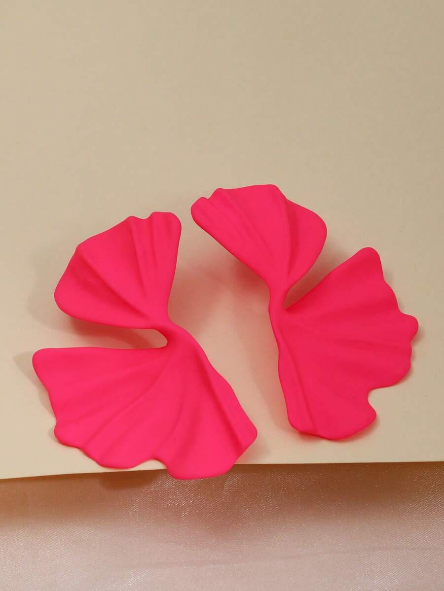 1 par de aretes asimétricos con vuelo de color rosa fucsia, adecuados para fiestas y salidas - Rosa Fucsia - Ver 1